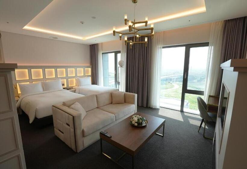 Junior suite with river view, Marinabay Seoul Ara