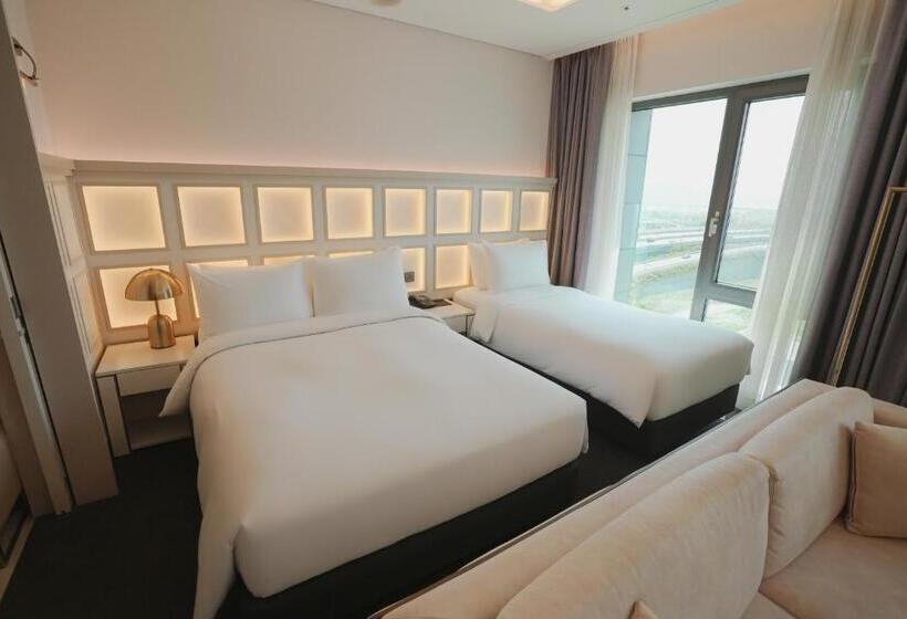 Junior suite with river view, Marinabay Seoul Ara