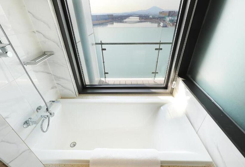 Junior suite with river view, Marinabay Seoul Ara