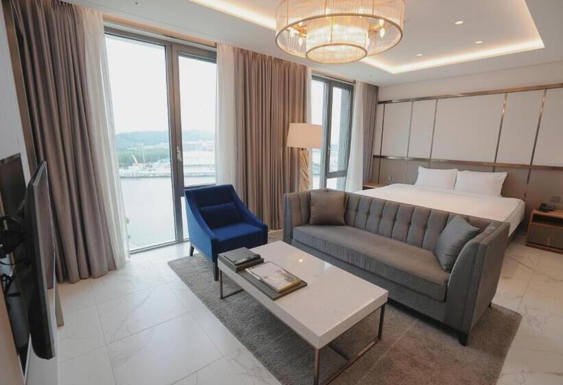 キングサイズベッドのスイートルーム, Marinabay Seoul Ara