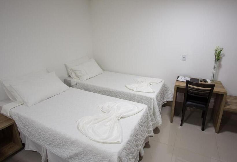 חדר סטנדרט לשלושה, New Concept