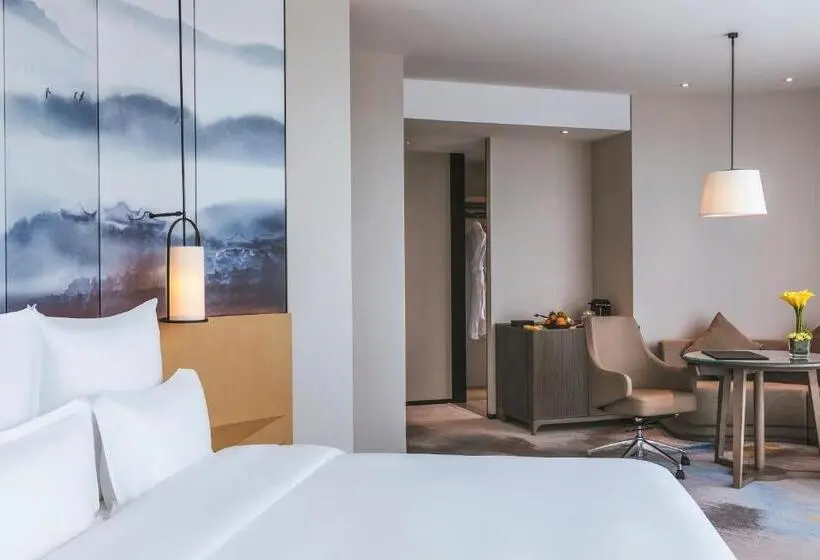 キングサイズベッド、シティビューデラックスルーム, Pullman Fuzhou Tahoe