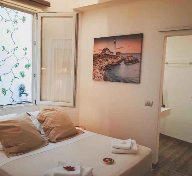 标准间内部标间, Romantic Los 5 Sentidos