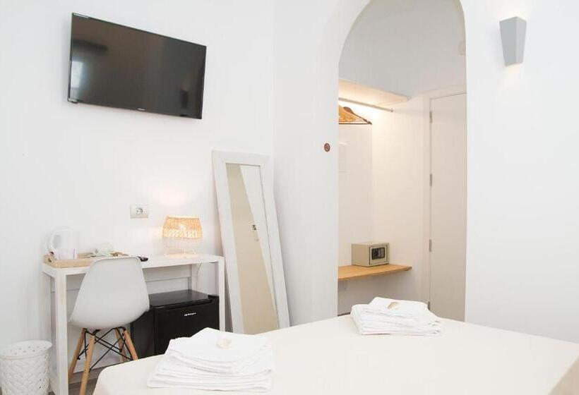 标准间内部标间, Romantic Los 5 Sentidos