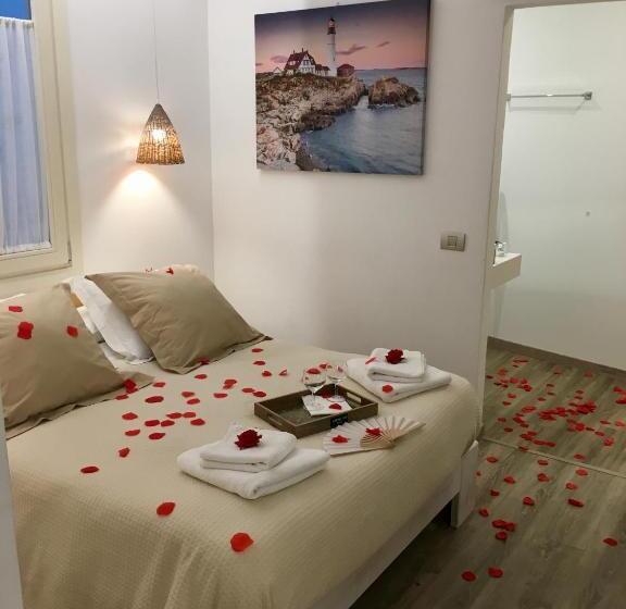 标准间内部标间, Romantic Los 5 Sentidos