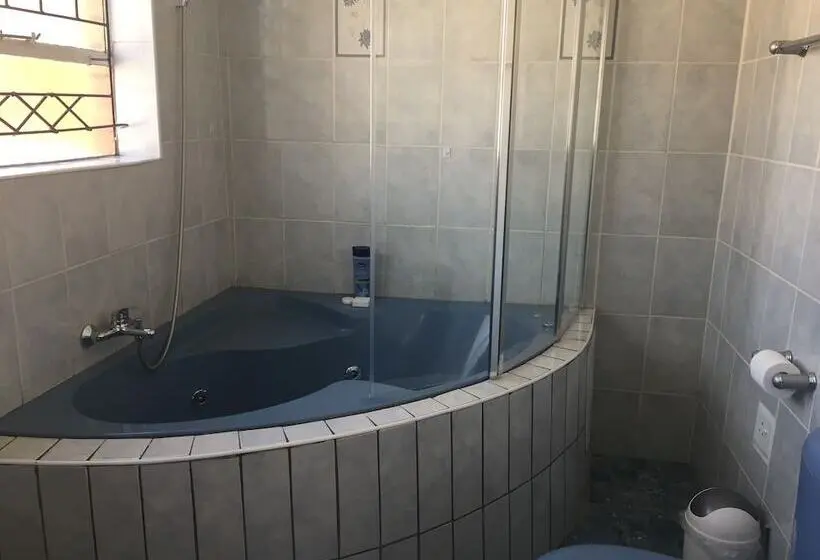اتاق استاندارد, Noble Hearts Bed & Breakfast