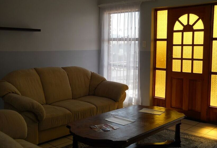 اتاق استاندارد, Noble Hearts Bed & Breakfast