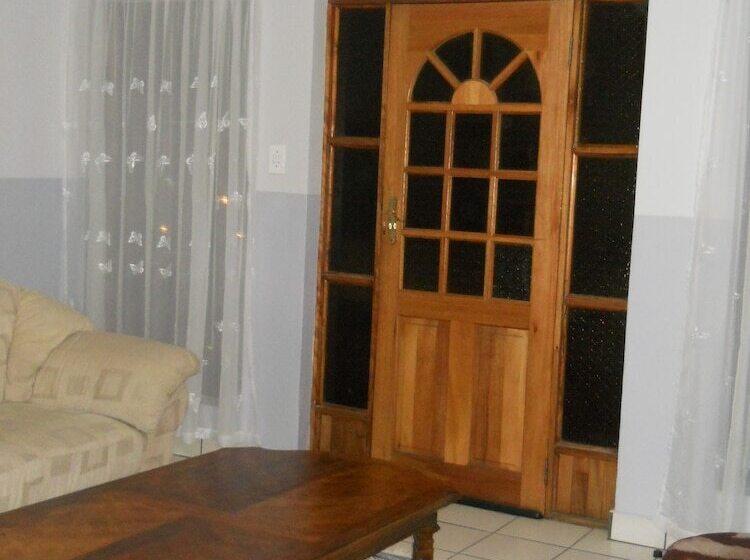 اتاق استاندارد, Noble Hearts Bed & Breakfast