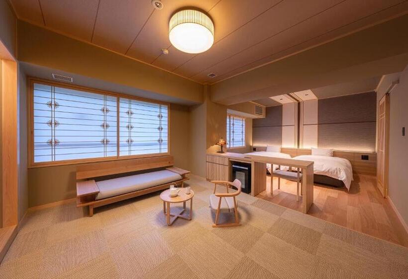 غرفة ديلوكس رباعية, 猿投温泉金泉閣