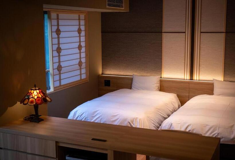 غرفة ديلوكس رباعية, 猿投温泉金泉閣