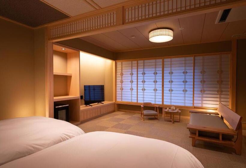 غرفة قياسية رباعية, 猿投温泉金泉閣