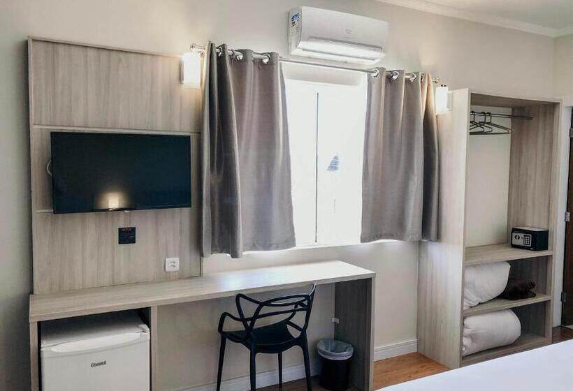 Номер Стандарт Трехместный, Sense Hotel Araucária