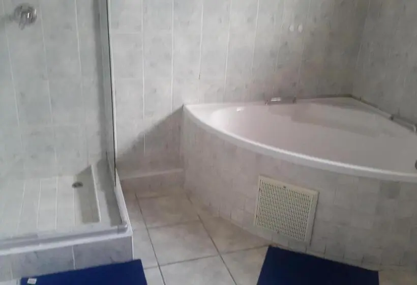 اتاق استاندارد با تخت بزرگ, Tintech Bed & Breakfast