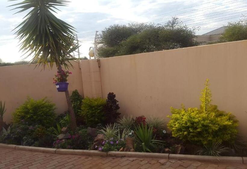 اتاق لوکس, Tintech Bed & Breakfast