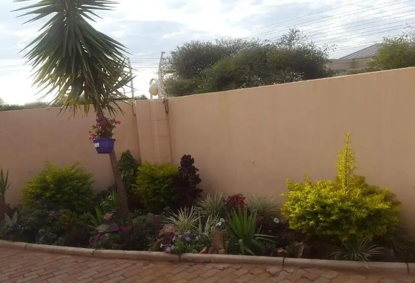اتاق لوکس, Tintech Bed & Breakfast