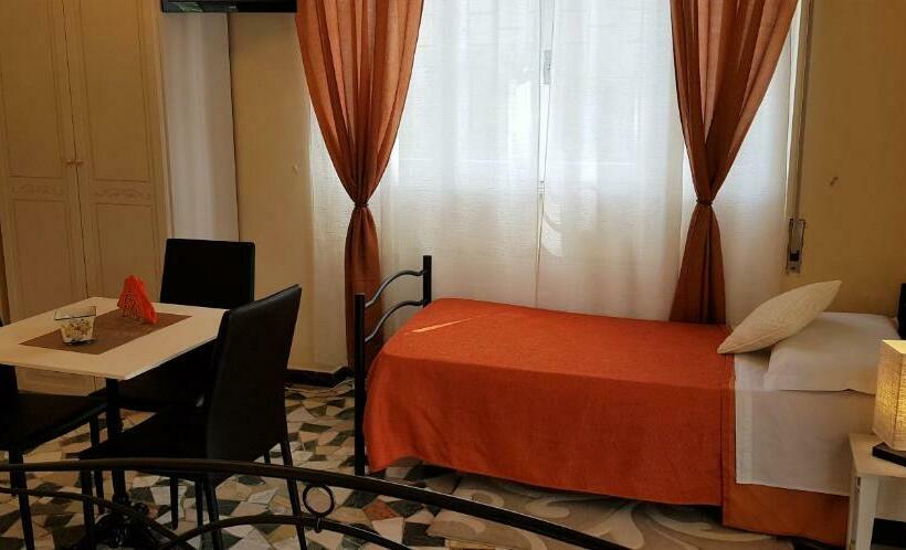 Camera Tripla Classica con Balcone, Le Midi Versilia