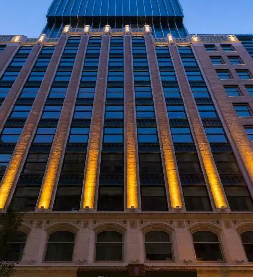 استودیوی استاندارد, Exchange Hotel Vancouver
