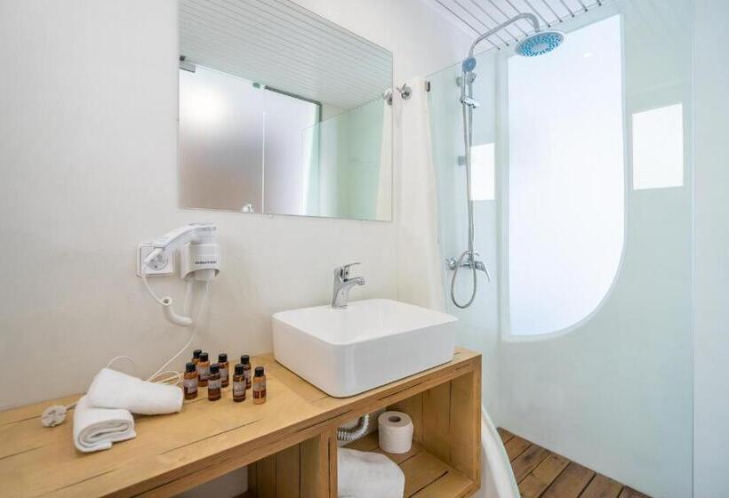 سوئیت جونیور با استخر, Aloe Hotel   Adults Only