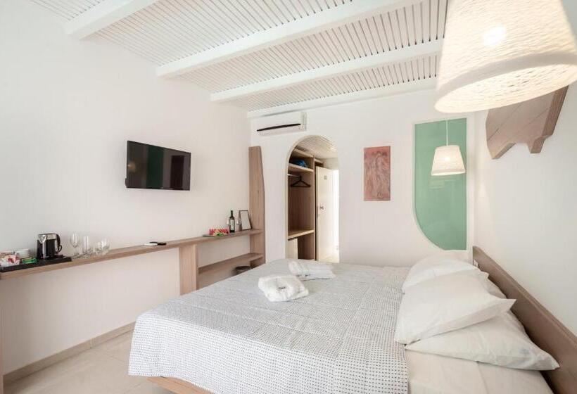 配有游泳池的小型套房, Aloe Hotel   Adults Only