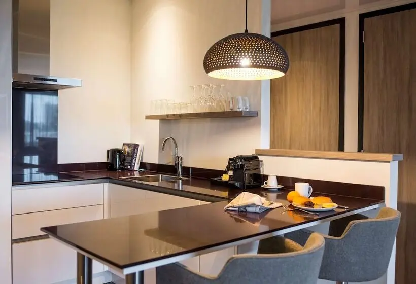 スタンダードスタジオ, Adagio Amsterdam City South