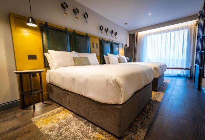 غرفة ديلوكس عائلية, Clayton Hotel City Of London