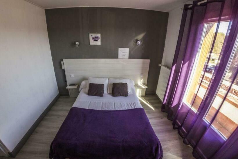 4인용 스탠다드 룸, Logis Hôtel Le Pont D Arcole