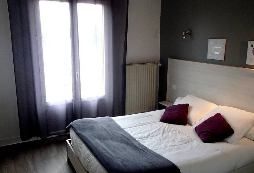 4인용 스탠다드 룸, Logis Hôtel Le Pont D Arcole