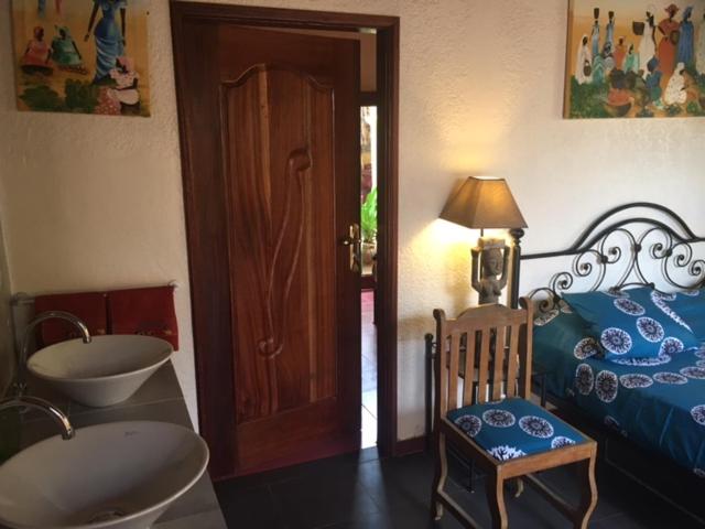 بانگلوی لوکس, Maison Couleur Passion