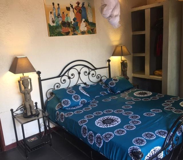 بانگلوی لوکس, Maison Couleur Passion