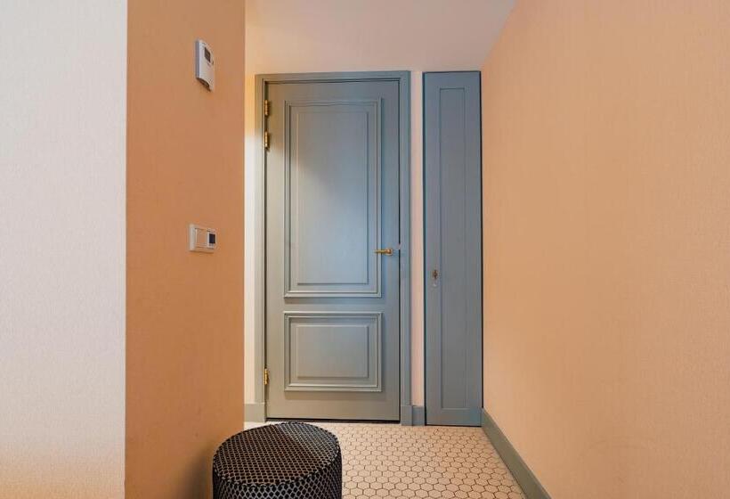 デラックスルーム, Mercier