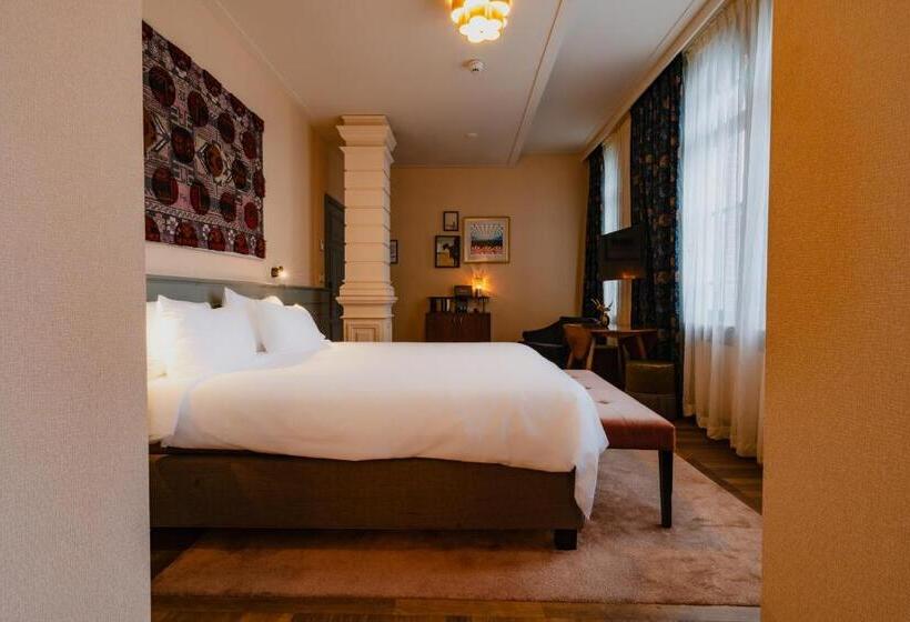 ジュニアスイート, Mercier