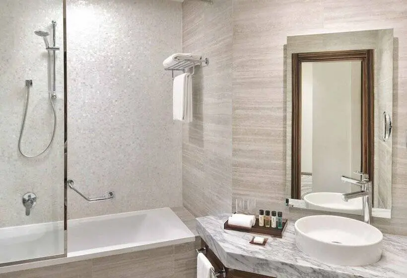 Ullakkohuone, Mövenpick Hotel Apartments Downtown Dubai
