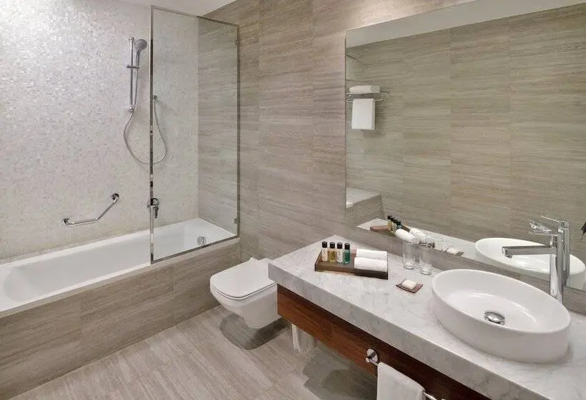 Ullakkohuone, Mövenpick Hotel Apartments Downtown Dubai