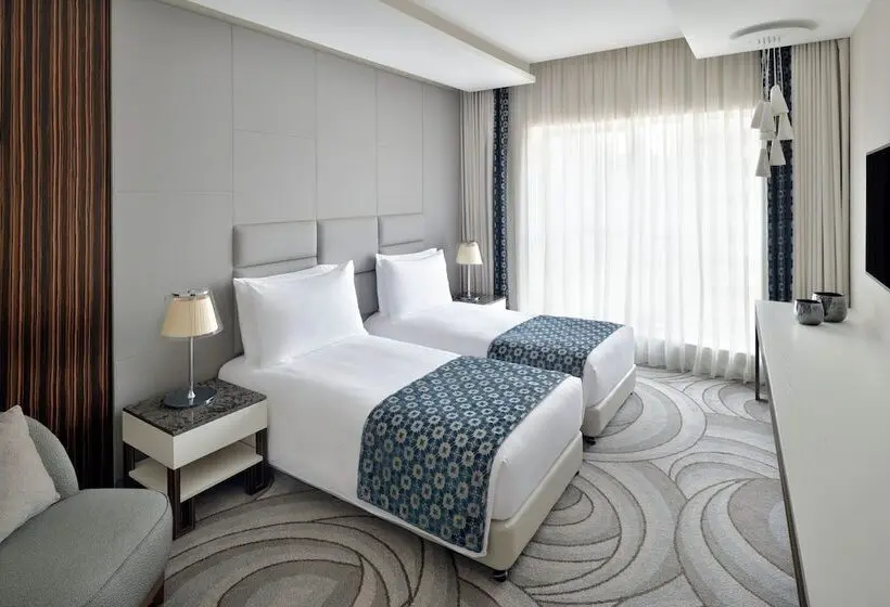 Ullakkohuone, Mövenpick Hotel Apartments Downtown Dubai