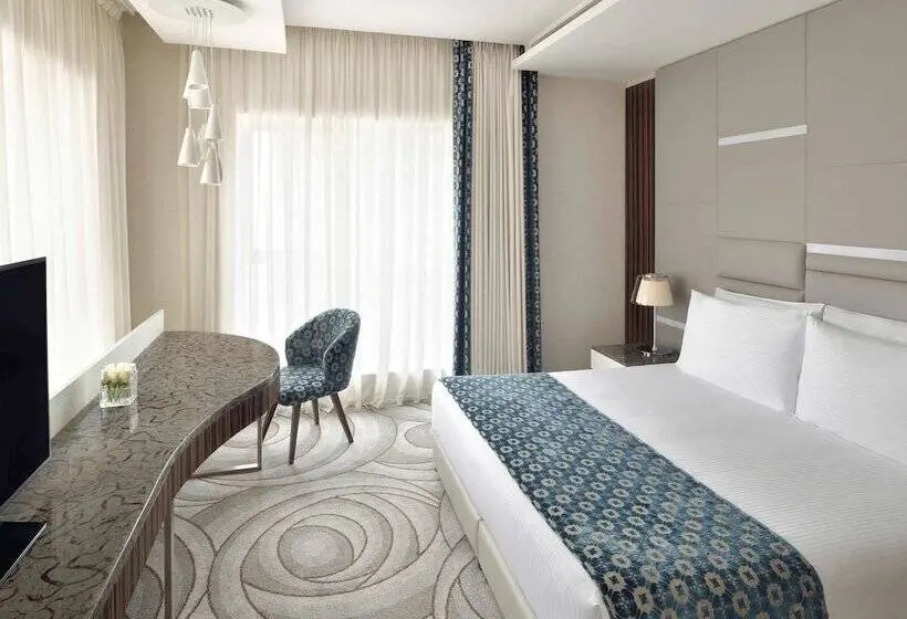 Ullakkohuone, Mövenpick Hotel Apartments Downtown Dubai