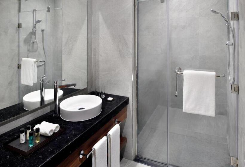 آپارتمان خانوادگی, Mövenpick Hotel Apartments Downtown Dubai