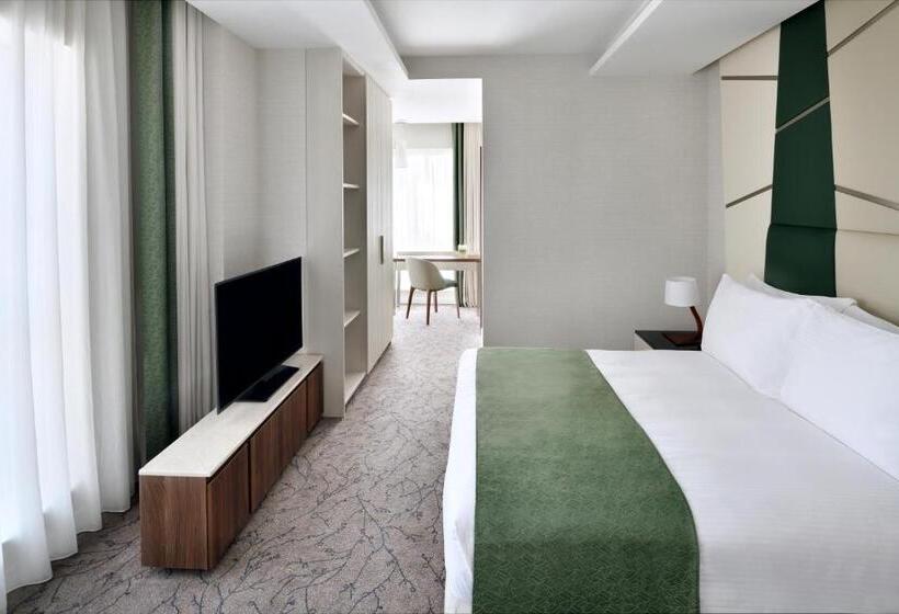 آپارتمان خانوادگی, Mövenpick Hotel Apartments Downtown Dubai