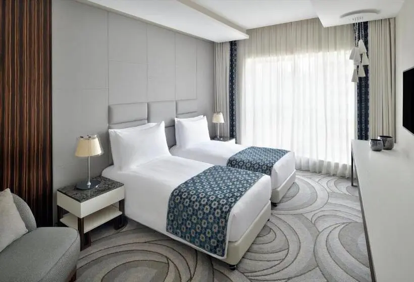 Ullakkohuone, Mövenpick Hotel Apartments Downtown Dubai