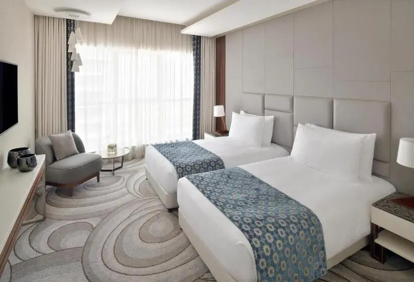 Ullakkohuone, Mövenpick Hotel Apartments Downtown Dubai