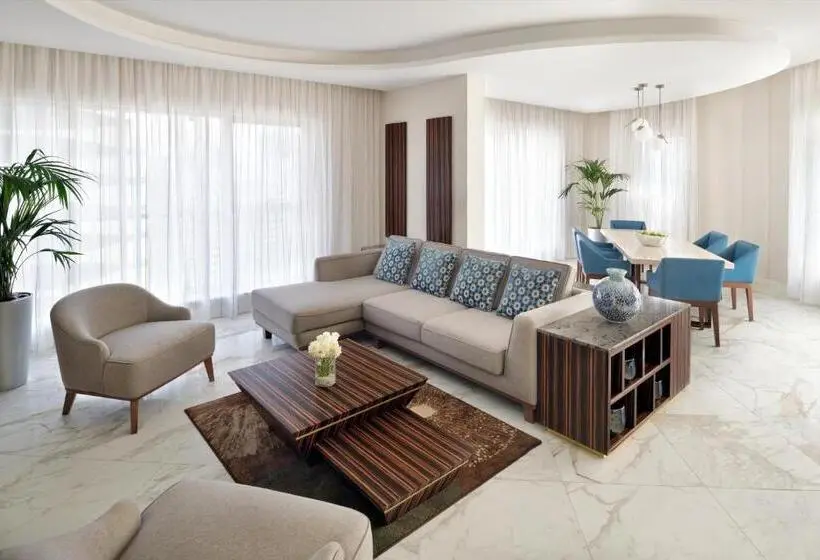 Ullakkohuone, Mövenpick Hotel Apartments Downtown Dubai