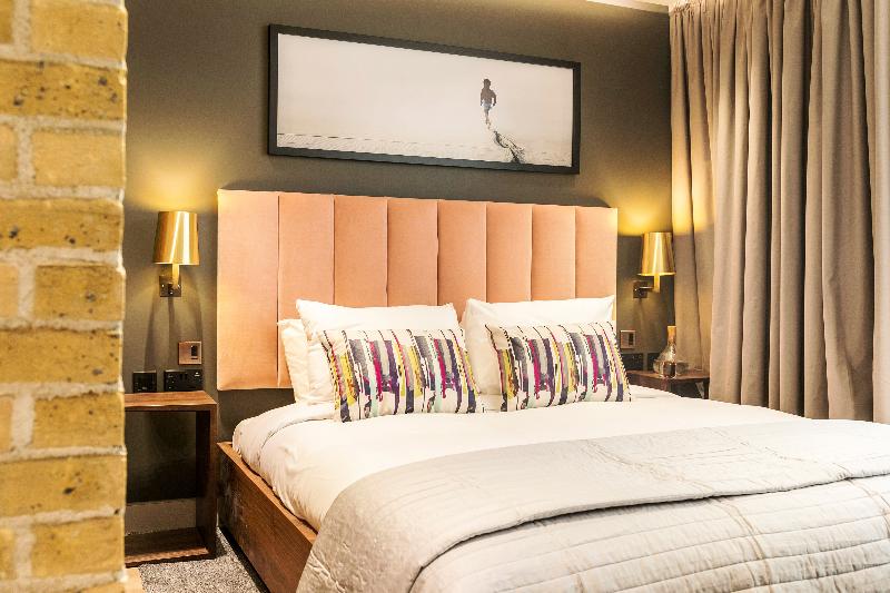 إستوديو بريميوم, Native Bankside