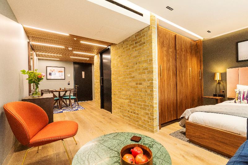 إستوديو بريميوم, Native Bankside