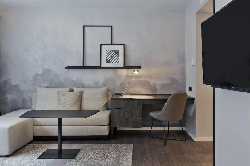 Superior studio with city view, Residence Inn By Marriott Frankfurt City Center
