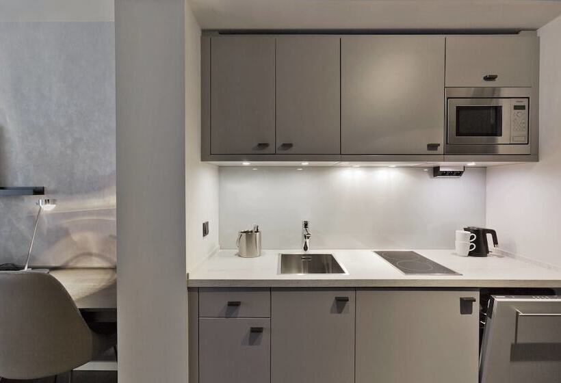 Superior studio with city view, Residence Inn By Marriott Frankfurt City Center