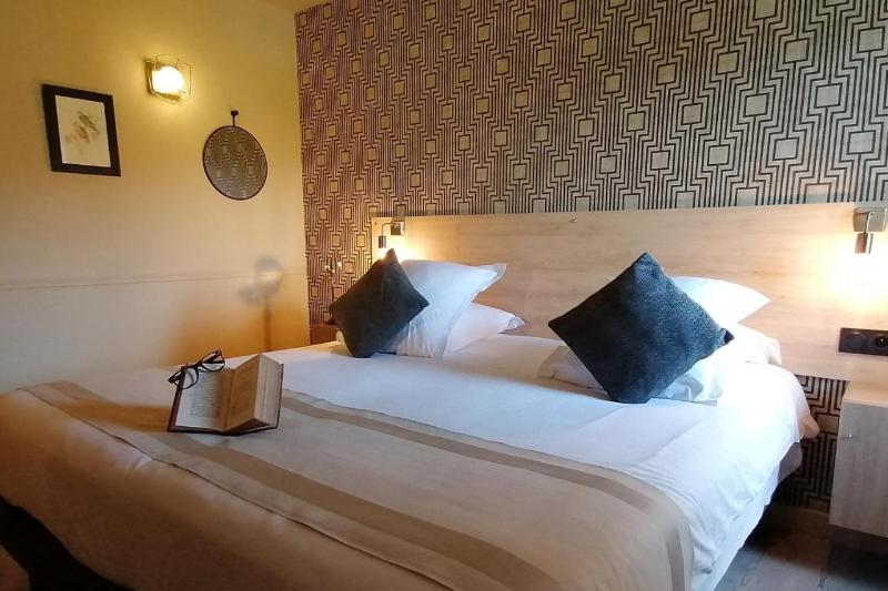 Номер Комфорт, Logis Hôtel Restaurant Le Plantevin