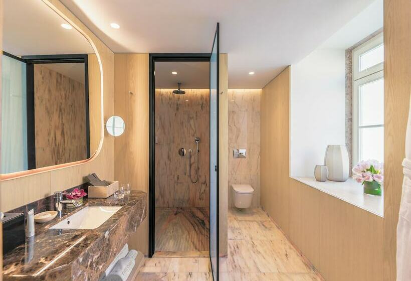 اتاق استاندارد با چشمانداز باغ, The One Palácio da Anunciada