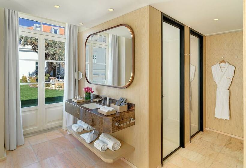 اتاق لوکس با چشمانداز باغ, The One Palácio da Anunciada