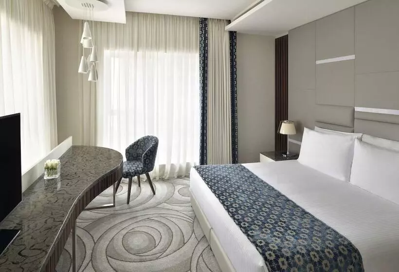 Ullakkohuone, Mövenpick Hotel Apartments Downtown Dubai