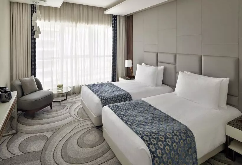 Ullakkohuone, Mövenpick Hotel Apartments Downtown Dubai