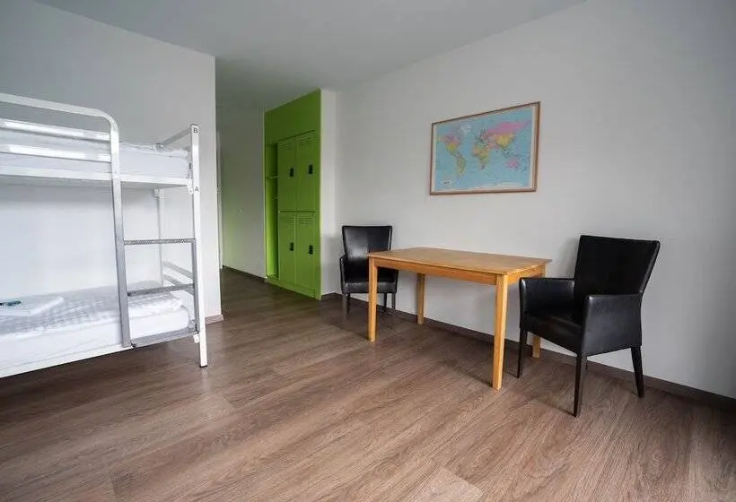 Ekonomiskt 4 bäddsrum, Nyon Hostel